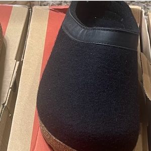 HAFLINGER GZ Torben Slippers with Arch Support, black